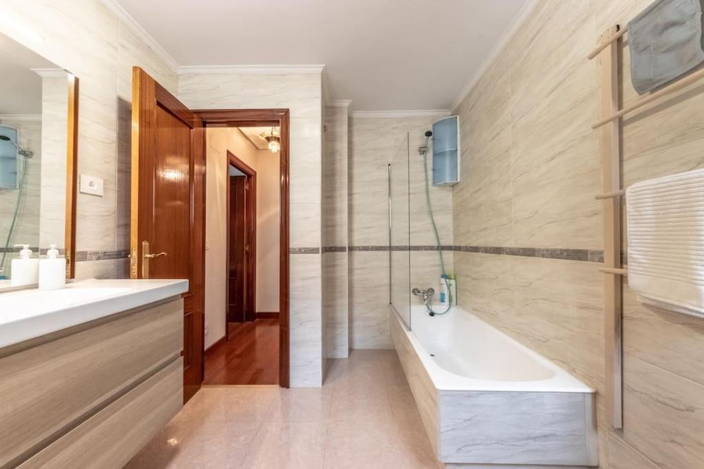 Acogedor Piso En Santurtzi .Parking Privado Lägenhet Exteriör bild